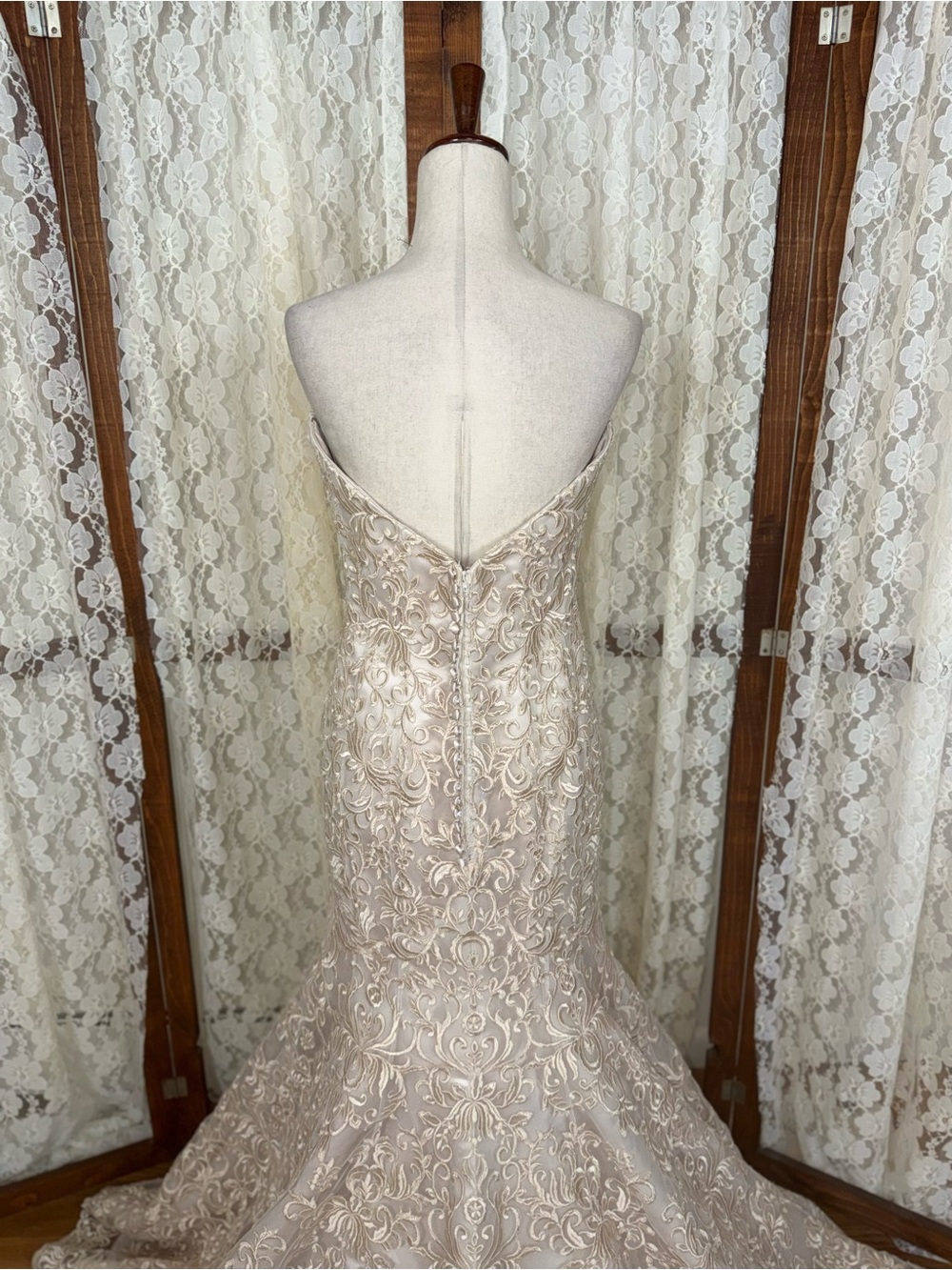 Stunning NEW Allure Romance Ivory Blush Champagne Wedding Gown - Picture 10 of 12